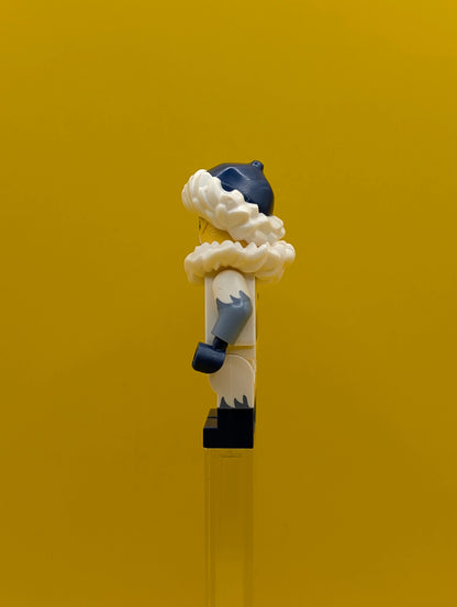 Snow Guardian col389 Series 22 (Minifigure Only without Stand and Accessories) Cmf Lego Minifigure