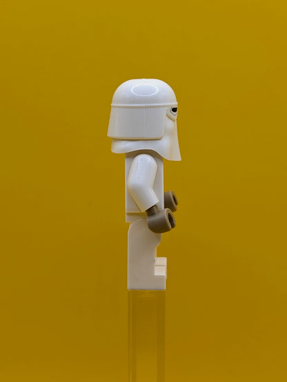 Snowtrooper sw1180 Female Reddish Brown Star Wars Minifigure Lego