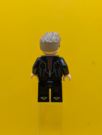 Hawkeye sh0969 Black and Dark Red Suit, Dark Tan Hair, Quiver, Silver Boot Tips Marvel Lego Minifigure