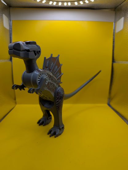Dinosaur Spinosaurus spino01 with Dark Gray and Dark Red Scales Jurassic Park Lego Minifigure