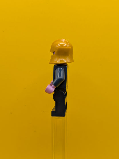 Thanos sh1094 Minifigure, Dark Blue and Gold Outfit, Dark Blue Arms, Medium Lavender Hands, Helmet Marvel Lego Minifigure