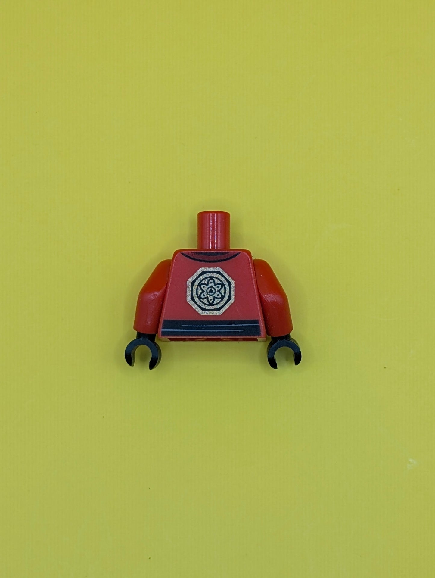 Torso Ninjago Robe with Ninjago Logogram 'FIRE', Black Sash and Gold Emblem Pattern / Red Arms / Black Hands 973pb2783c01 Lego