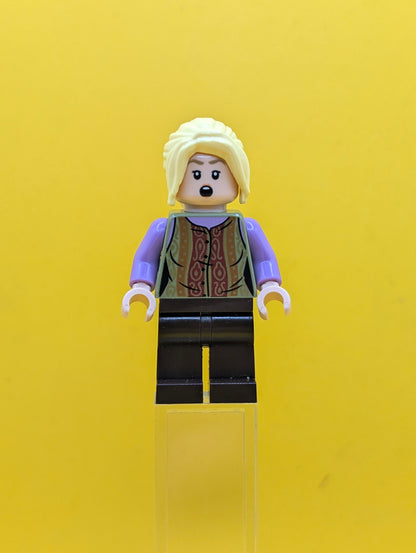 Phoebe Buffay idea061 Ideas Lego Minifigure