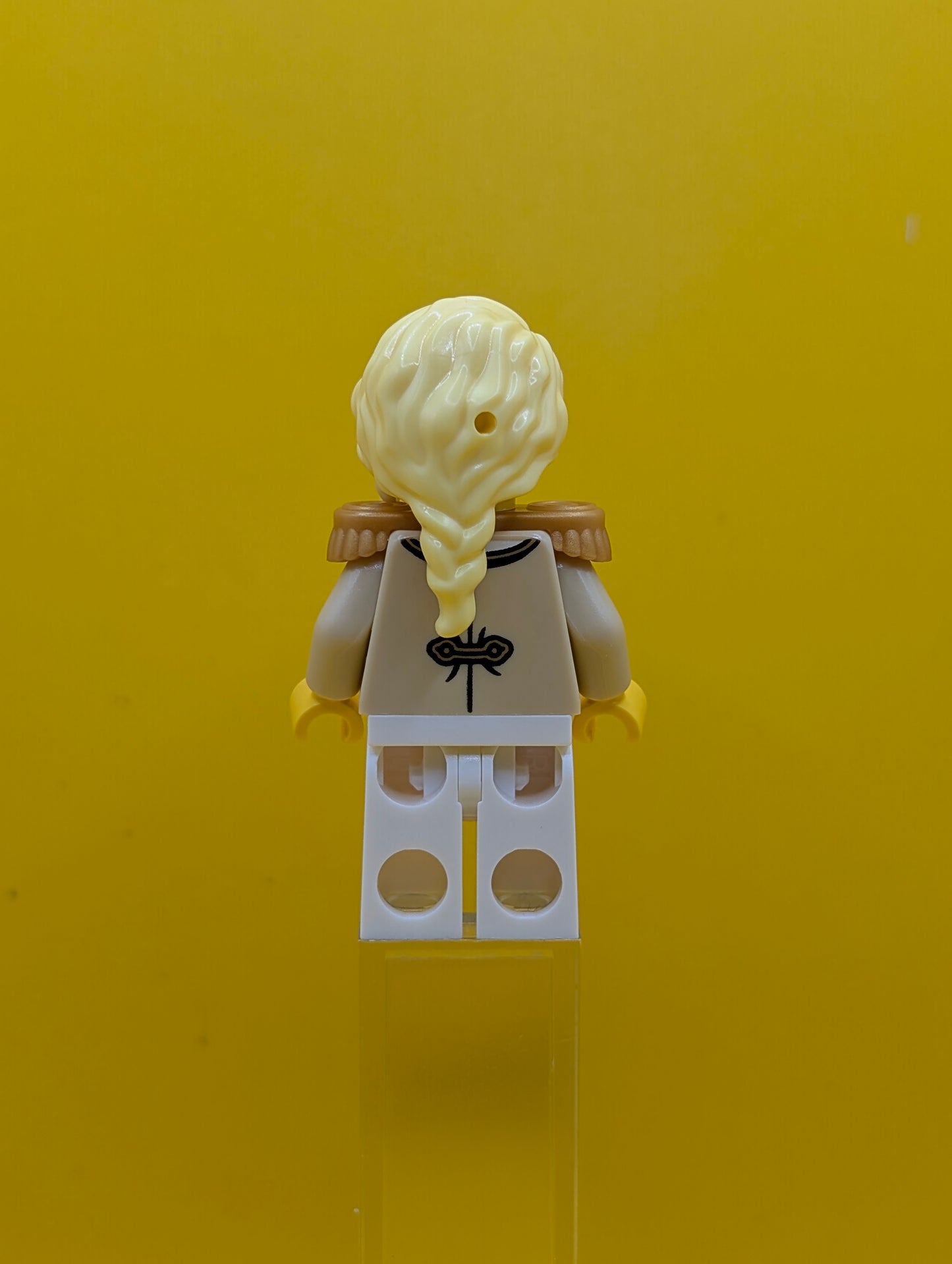 Camilla idea228 Admiral's Daughter, Tan Coat, White Legs, Pearl Gold Epaulettes Lego Ideas Minifigure