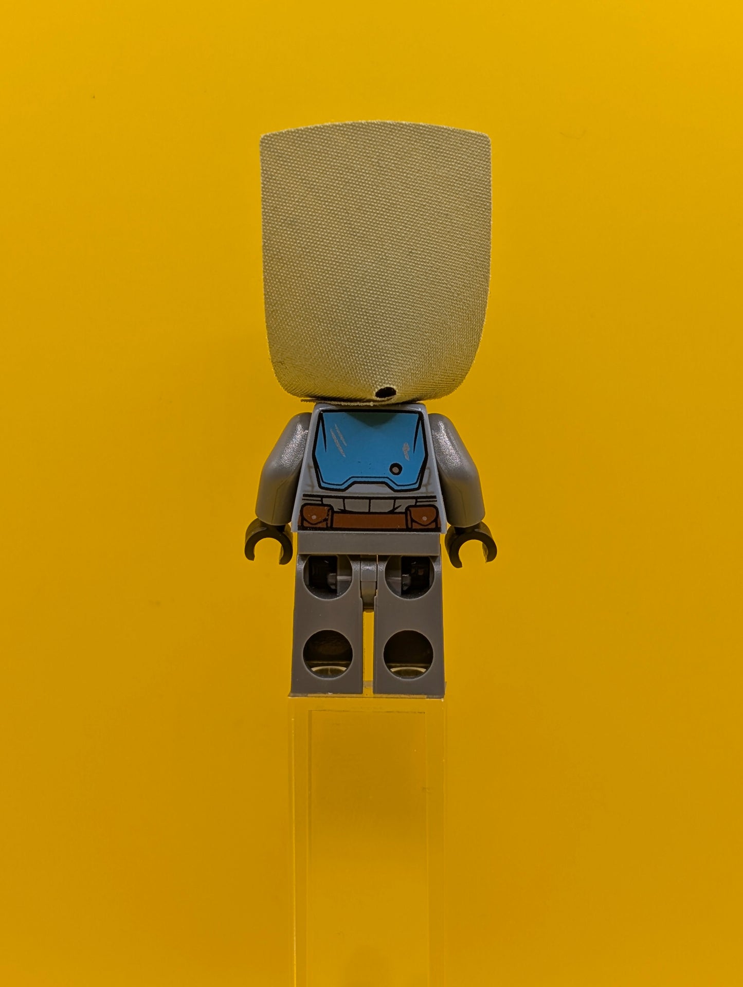 Mandalorian Tribe Warrior sw1080 Male, Olive Green Cape, Dark Azure Helmet Star Wars Lego Minifigure
