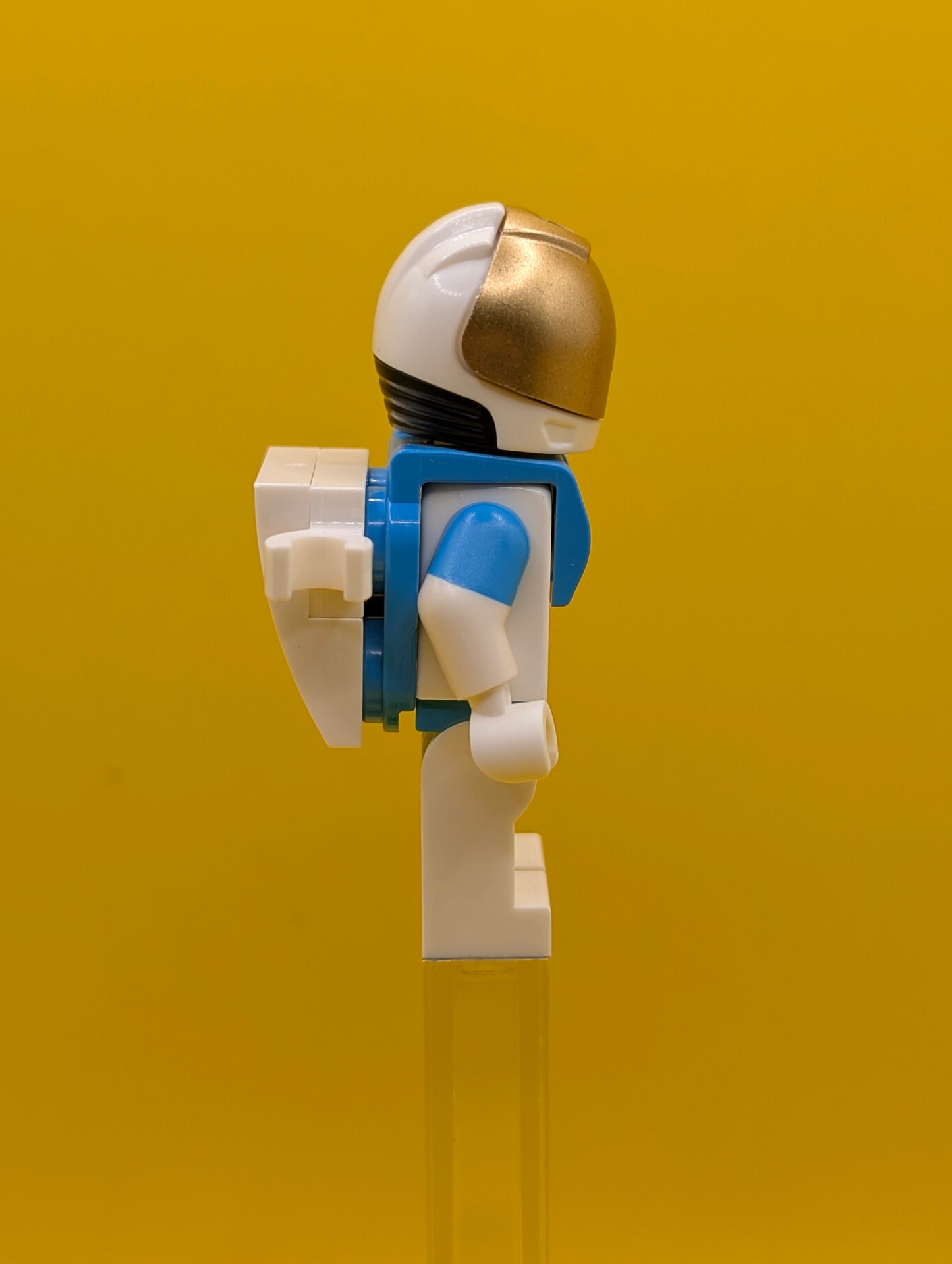 Lunar Research Astronaut cty1409 Female, White and Dark Azure Suit, White Helmet, Metallic Gold Visor, Backpack Clips, Open Mouth Smile City Lego Minifigure