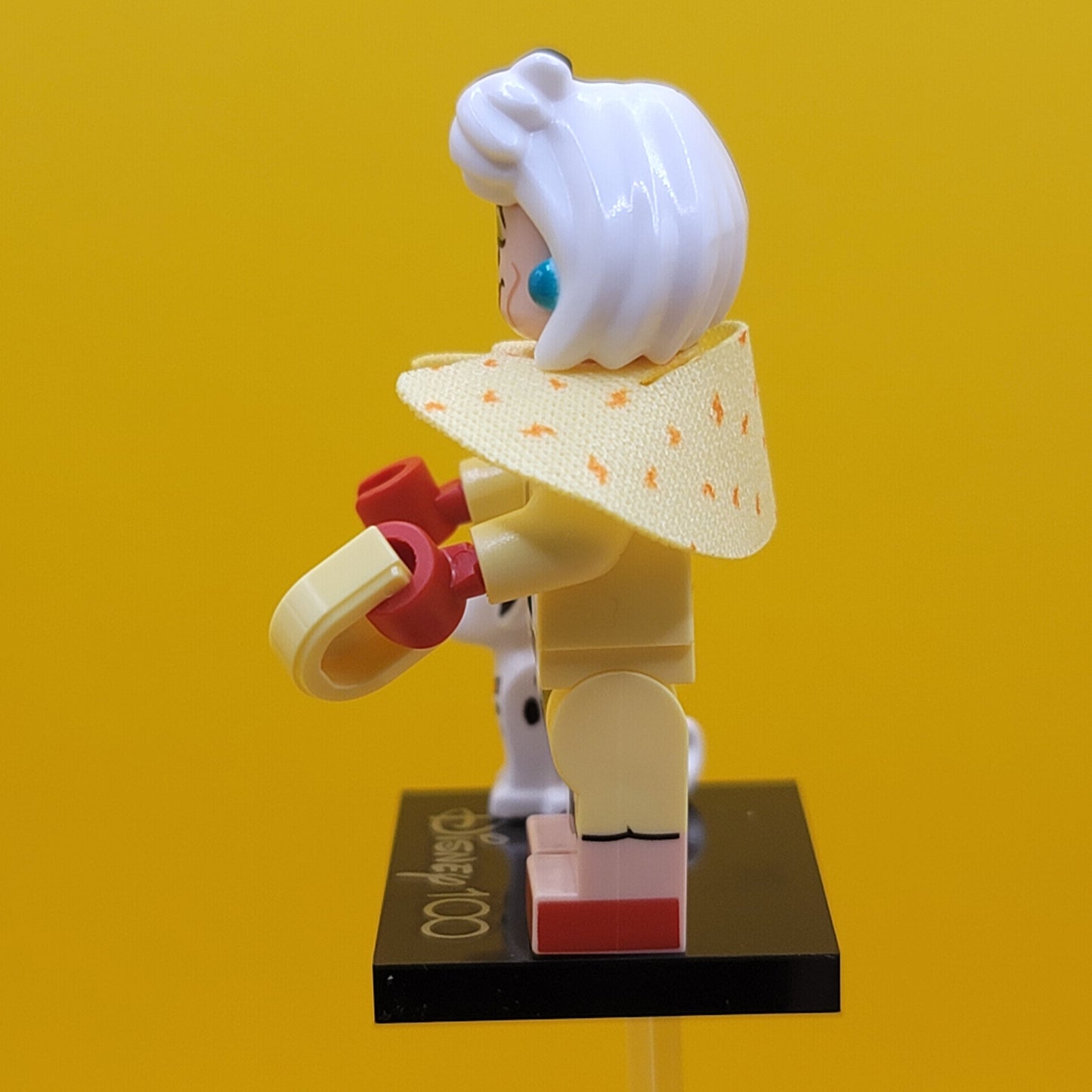 Cruella De Vil & Dalmatian Puppy CMF Minifigure Lego Disney 100 (Complete Set, with stand and accessories) coldis100-13