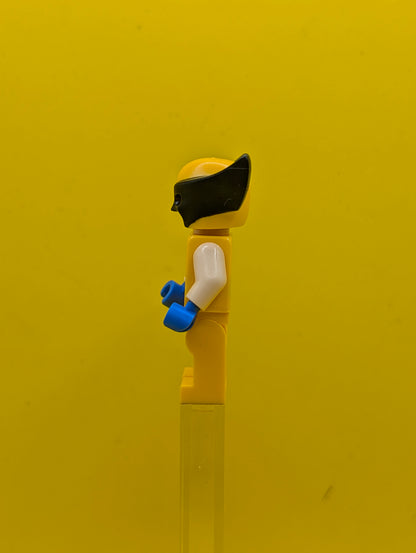 Wolverine sh0805 Bright Light Orange and Black Mask, Blue Hands Marvel Lego Minifigure