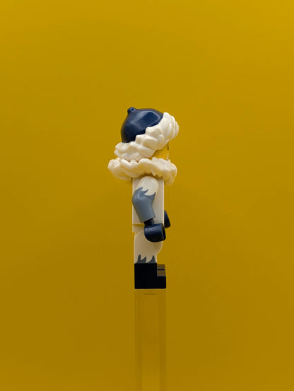 Snow Guardian col389 Series 22 (Minifigure Only without Stand and Accessories) Cmf Lego Minifigure