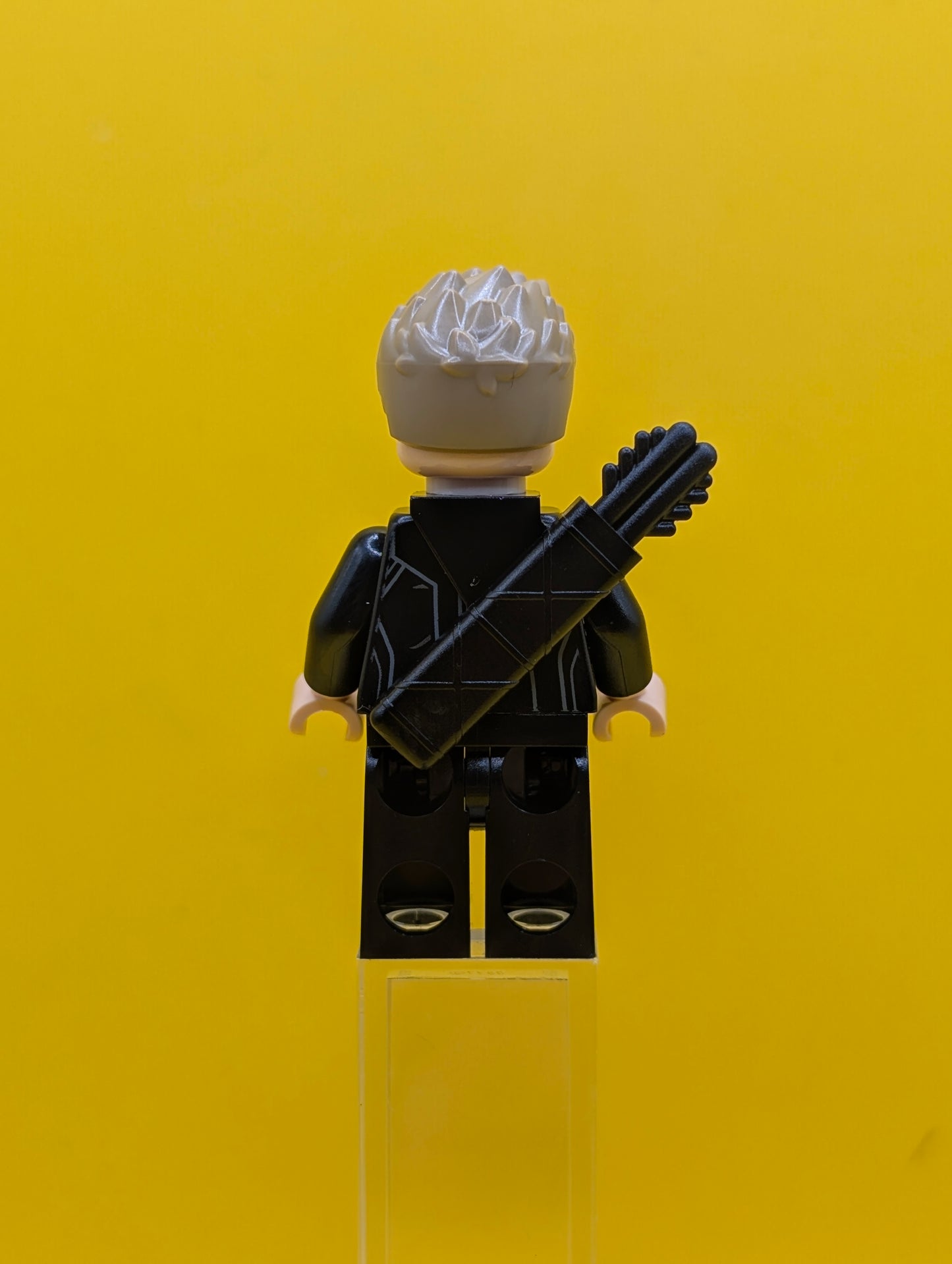 Hawkeye sh0969 Black and Dark Red Suit, Dark Tan Hair, Quiver, Silver Boot Tips Marvel Lego Minifigure