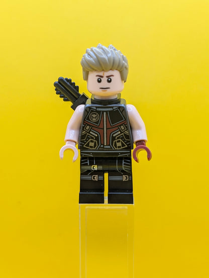 Hawkeye sh0925 Black and Dark Red Suit, Dark Tan Hair, Quiver, Silver Zipper Marvel Lego Minifigure