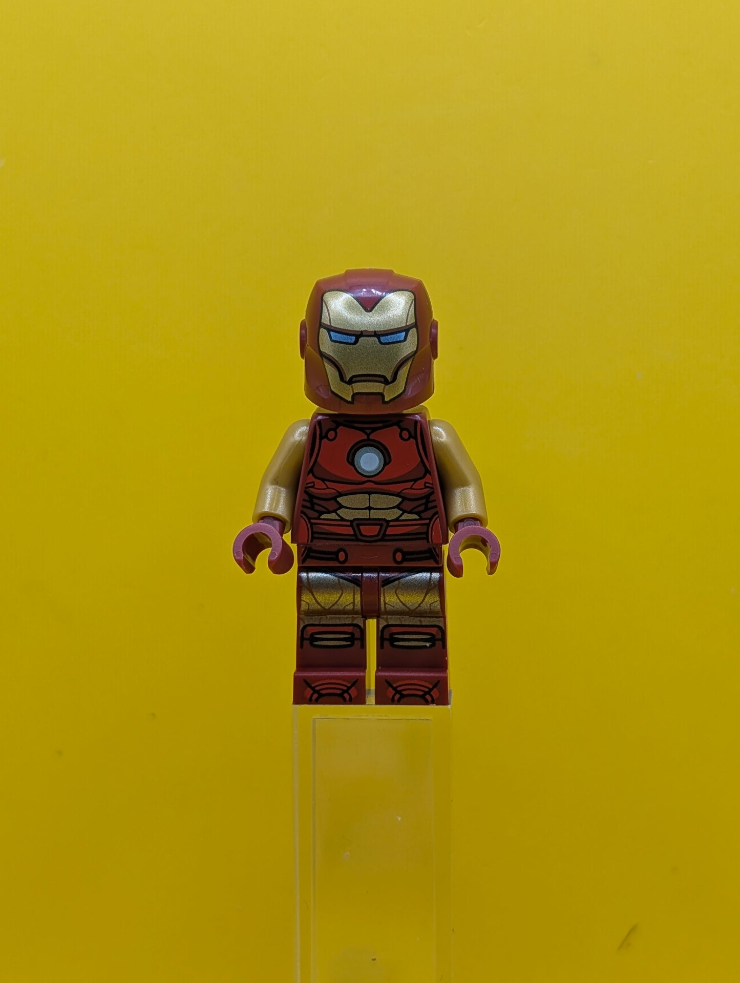 Iron Man sh0981 Dark Red and Gold Armor, Round Arc Reactor, Pearl Gold Arms, Hair Marvel Lego Minifigure