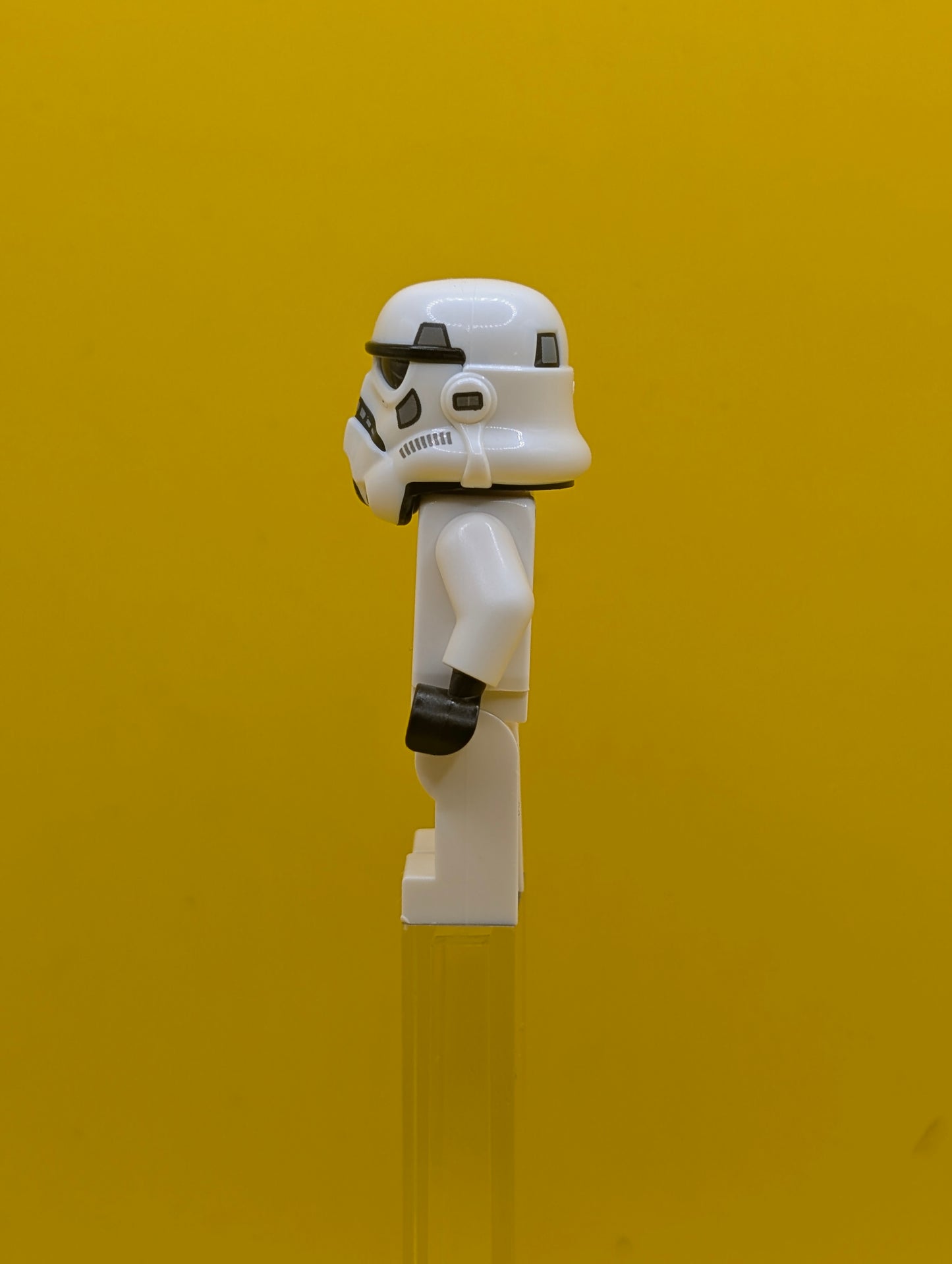 Imperial Stormtrooper sw1326 Female, Dual Molded Helmet with Light Bluish Gray Panels on Back, Shoulder Belts, Medium Brown Head Star Wars Lego Minifigure