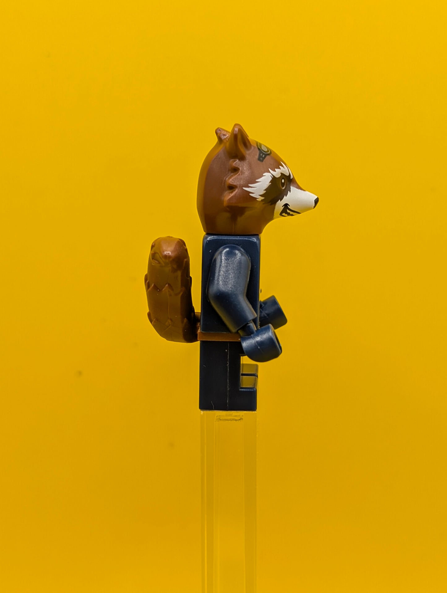 Rocket Raccoon sh1068 Dark Blue Outfit, Dark Red Scarf, Reddish Brown Head Marvel Lego Minifigure