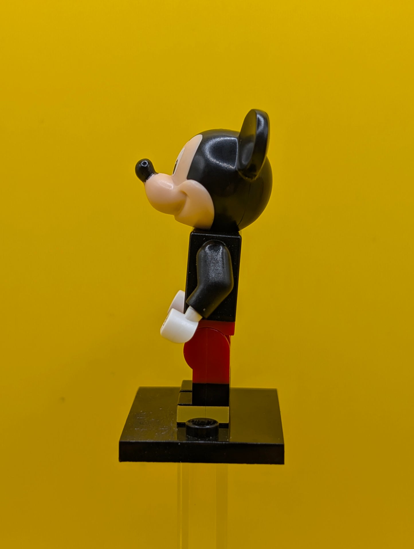 Mickey Mouse coldis-12 Disney, Series 1 (Complete Set with Stand and Accessories) Cmf Lego Minifigure