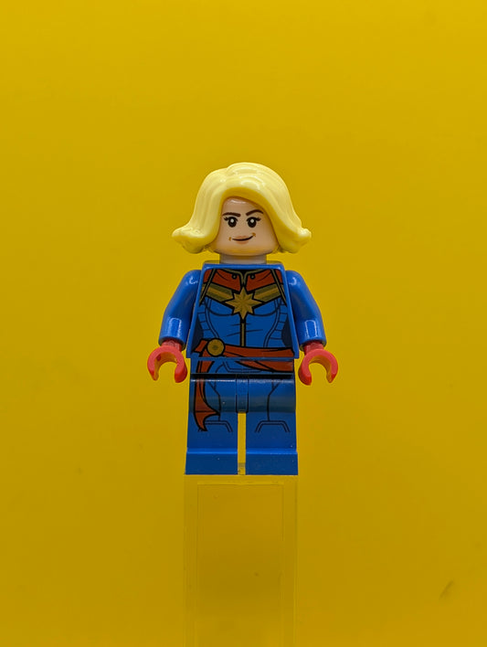 Captain Marvel sh0639 Bright Light Yellow Hair Minifigure Lego