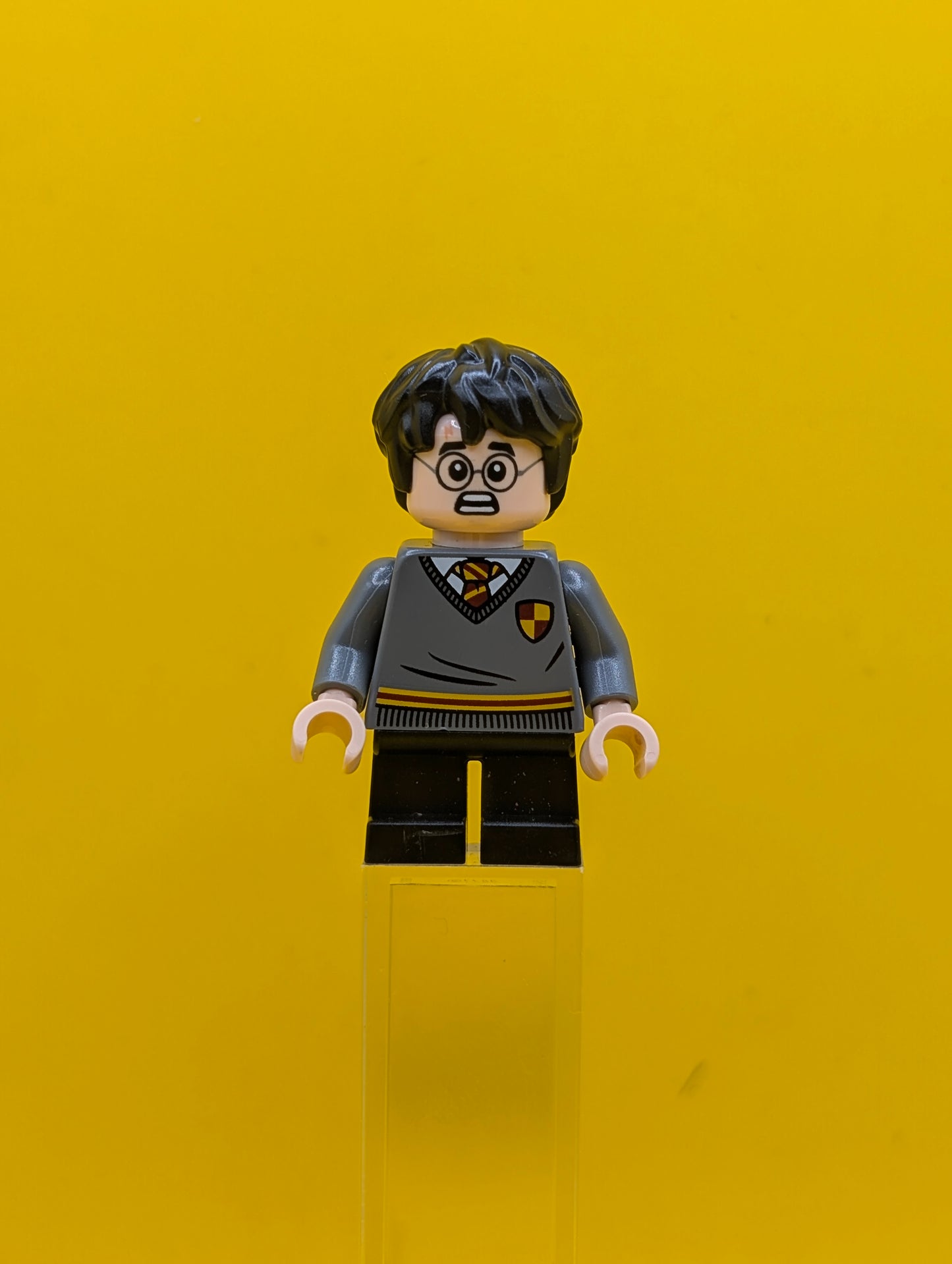Harry Potter hp265 Gryffindor Sweater with Crest, Black Short Legs Harry Potter Lego Minifigure