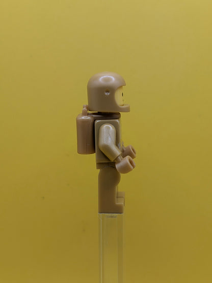 Classic Space idea230 Pearl Gold with Air Tanks and Updated Helmet Idea Lego Minifigure