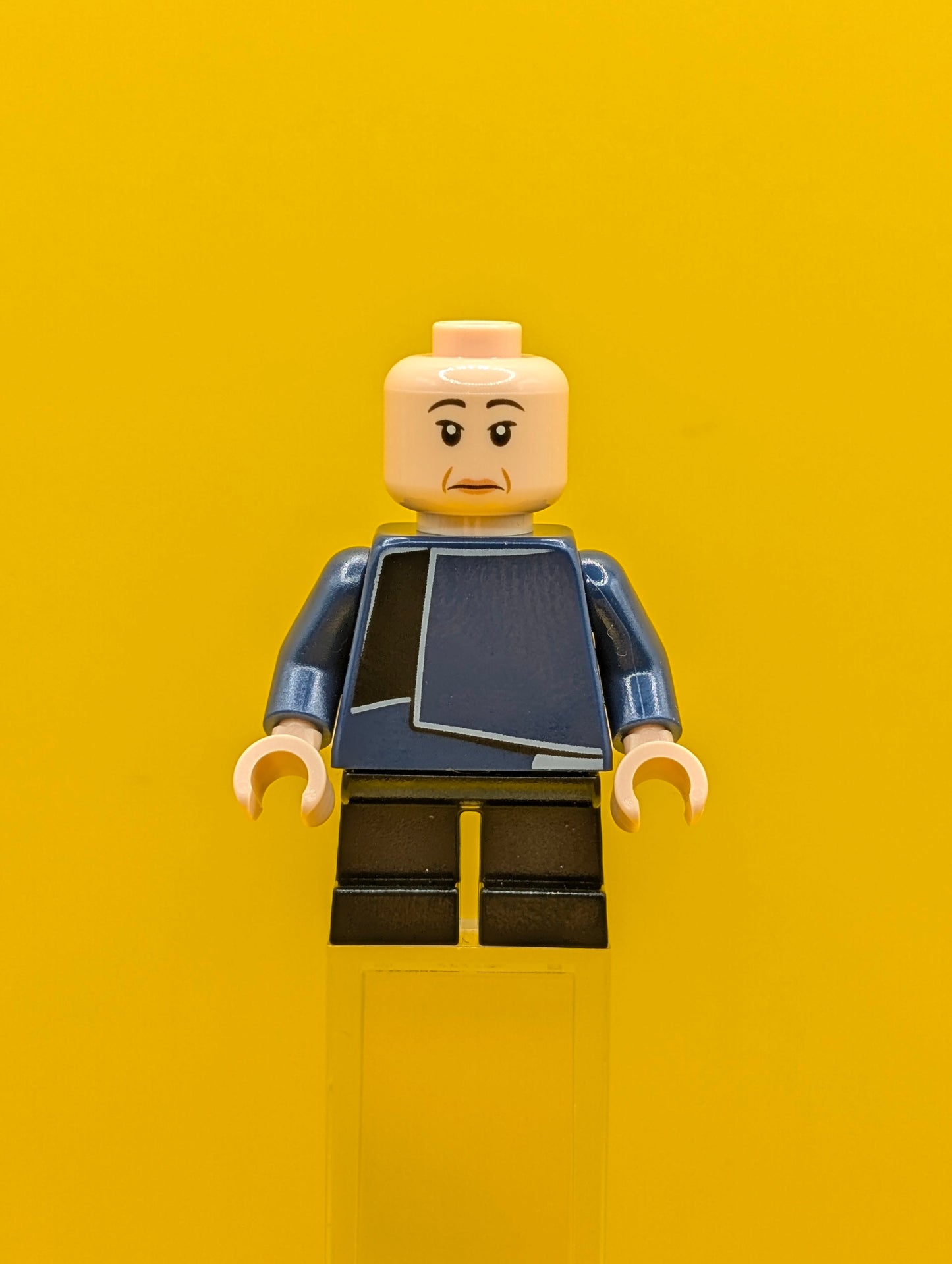 Edna Mode coldis2-17 The Incredibles Disney CMF Lego Minifigure (Complete with Stand and Accessories)