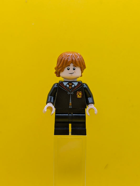 Ron Weasley hp416 Gryffindor Robe Clasped, Black Medium Legs, Sleeping / Awake Harry Potter Lego Minifigure
