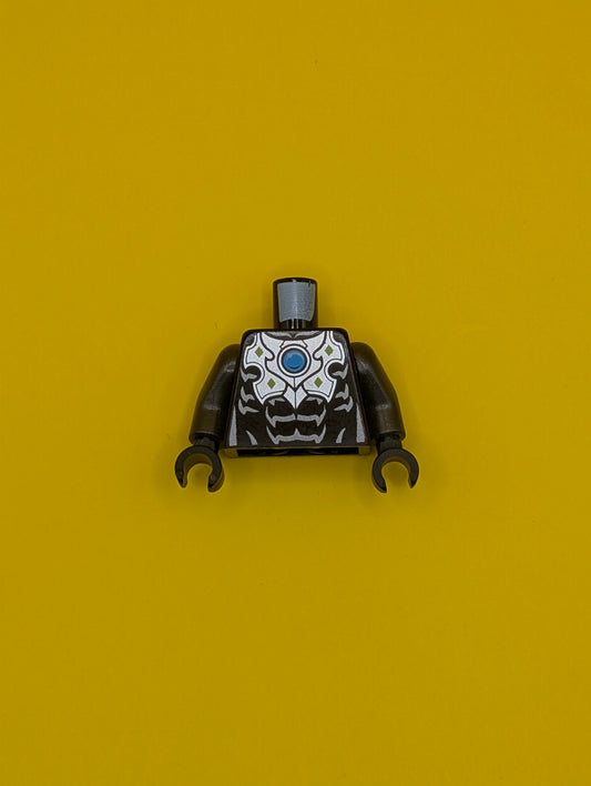 Torso Chima Silver Armor, Muscles and Blue Round Jewel (Chi) Pattern / Pearl Dark Gray Arms / Black Hands 973pb1630c01 Lego