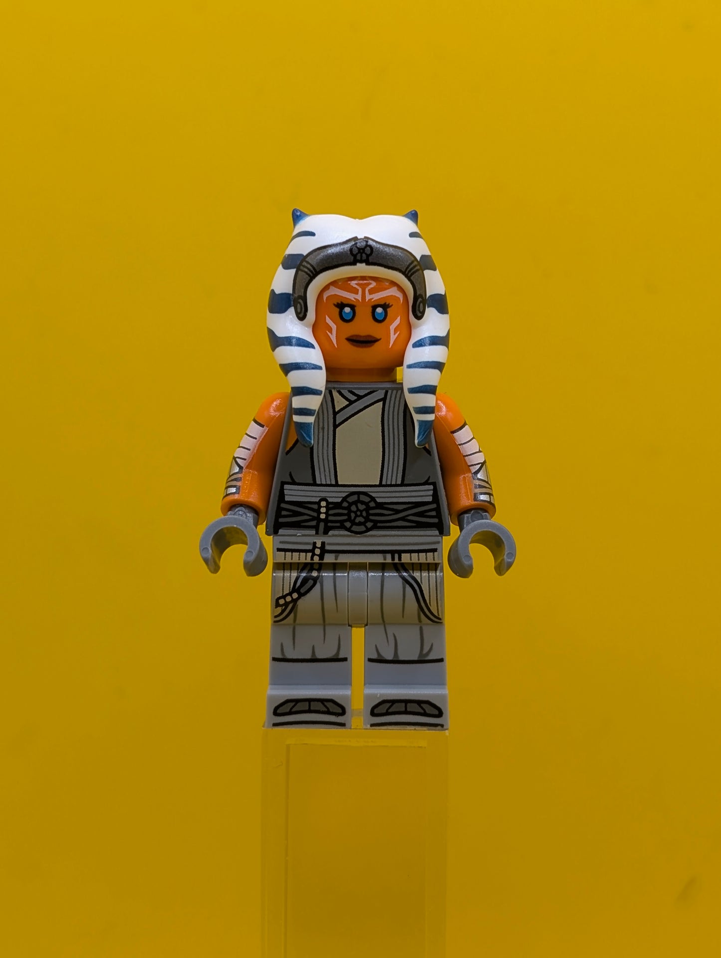 Ahsoka Tano (Adult) sw1354 Printed Arms, Light Bluish Gray Legs Star Wars Lego Minifigure