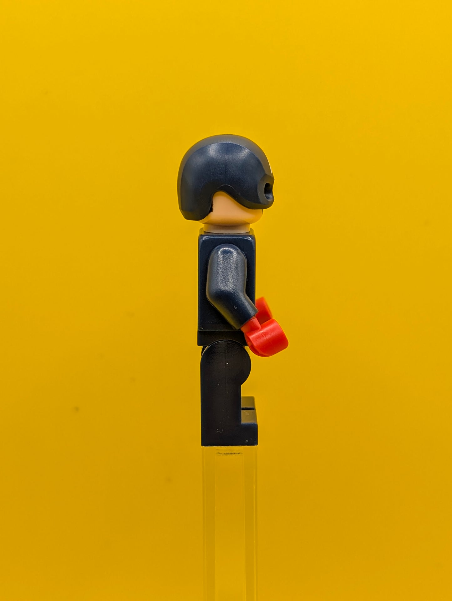 Captain America sh1093 Dark Blue Suit with Dark Blue Belt, Red Hands, Helmet Marvel Lego Minifigure