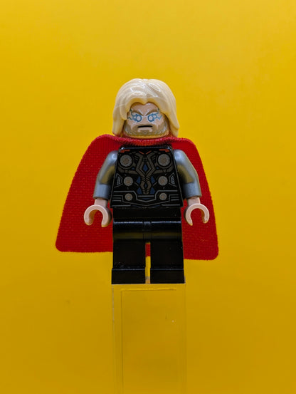 Thor sh0915 Spongy Cape with Single Hole, Black Legs, Bushy Hair Marvel Lego Minifigure