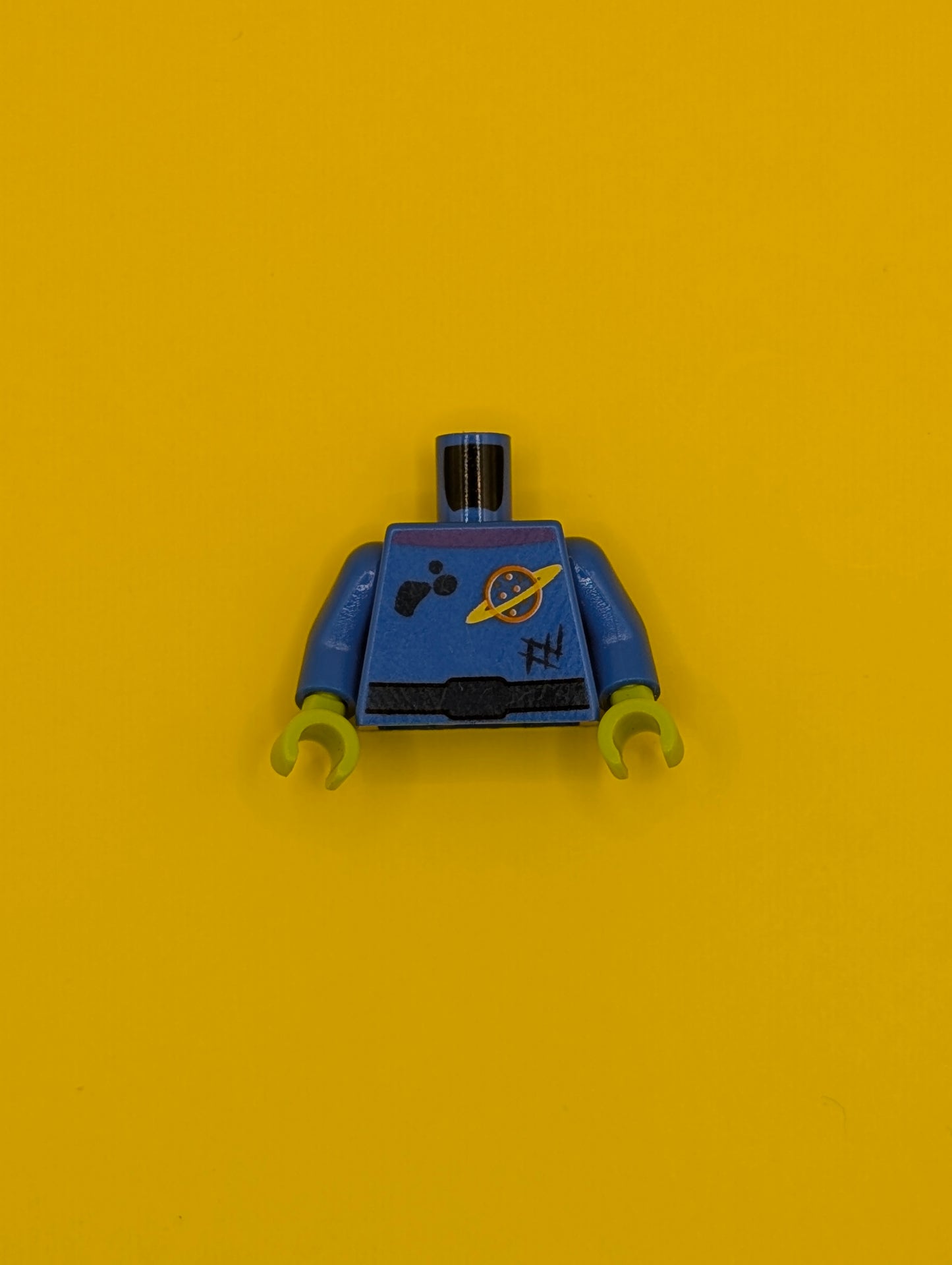 Torso Space Ringed Planet and Black Belt, Dirt Stains Pattern / Blue Arms / Lime Hands 973pb0689c01 Lego