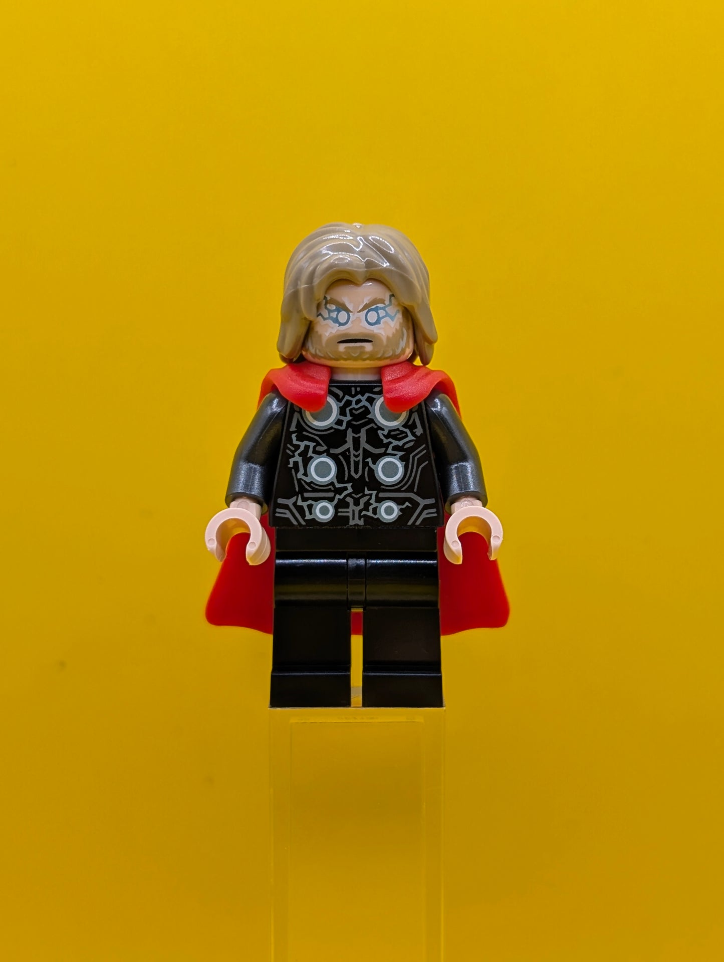 Thor sh1069 Flexible Rubber Cape, Black Legs, Dark Tan Tousled Hair Marvel Lego Minifigure