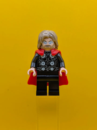 Thor sh1069 Flexible Rubber Cape, Black Legs, Dark Tan Tousled Hair Marvel Lego Minifigure