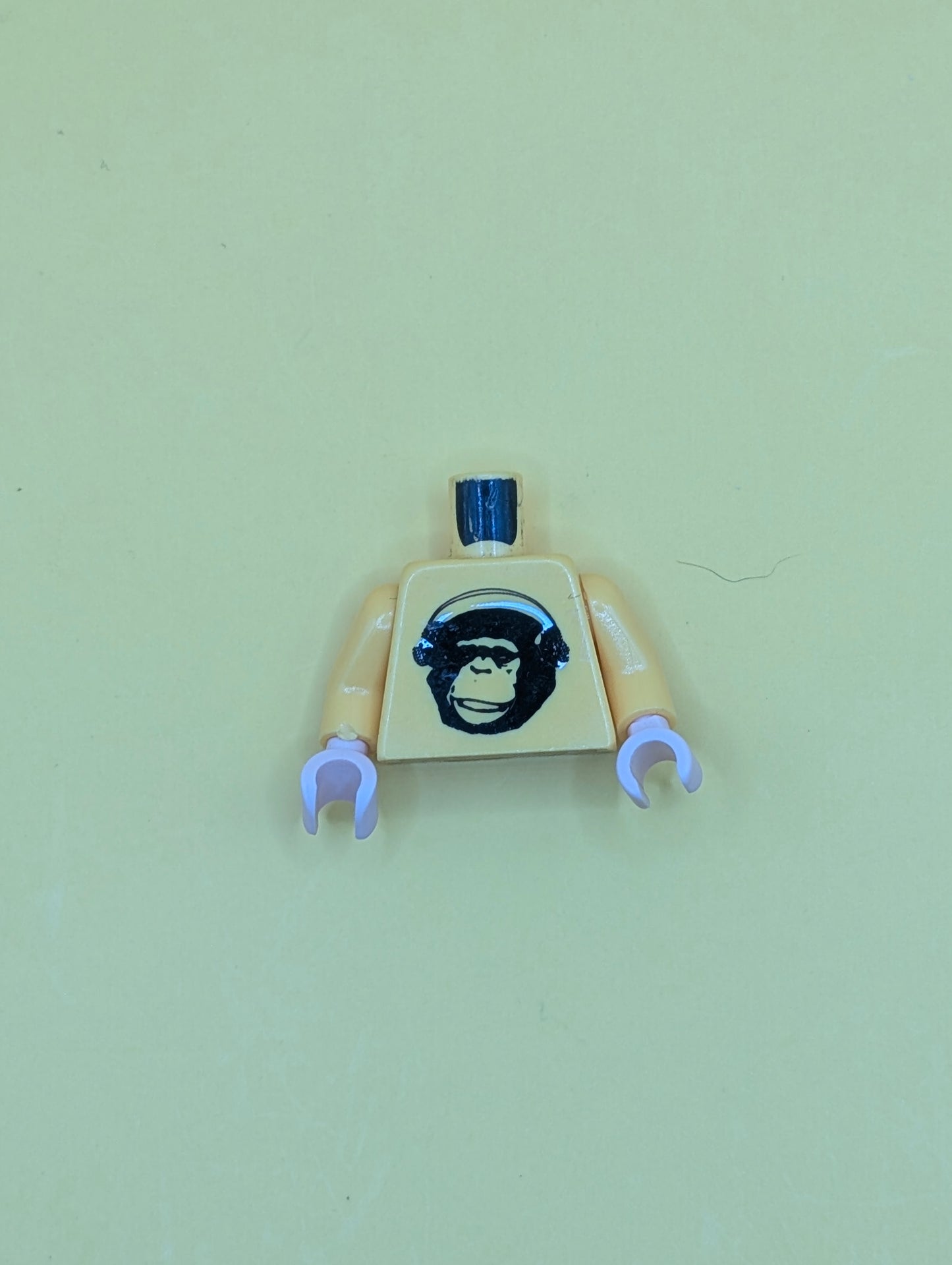 Torso Speed Racer Chimpanzee with Silver Headphones Pattern / Yellow Arms / Light Nougat Hands 973pb0478c01 Lego