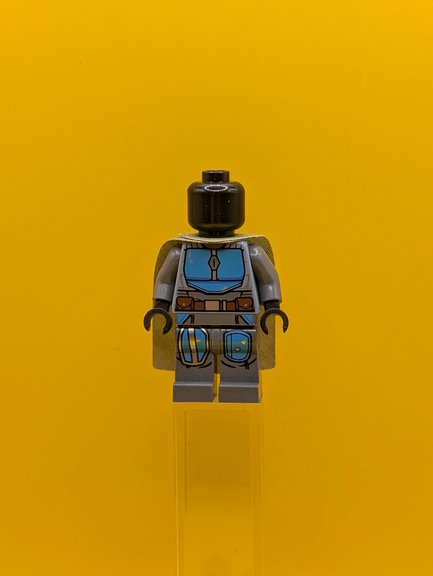 Mandalorian Tribe Warrior sw1080 Male, Olive Green Cape, Dark Azure Helmet Star Wars Lego Minifigure
