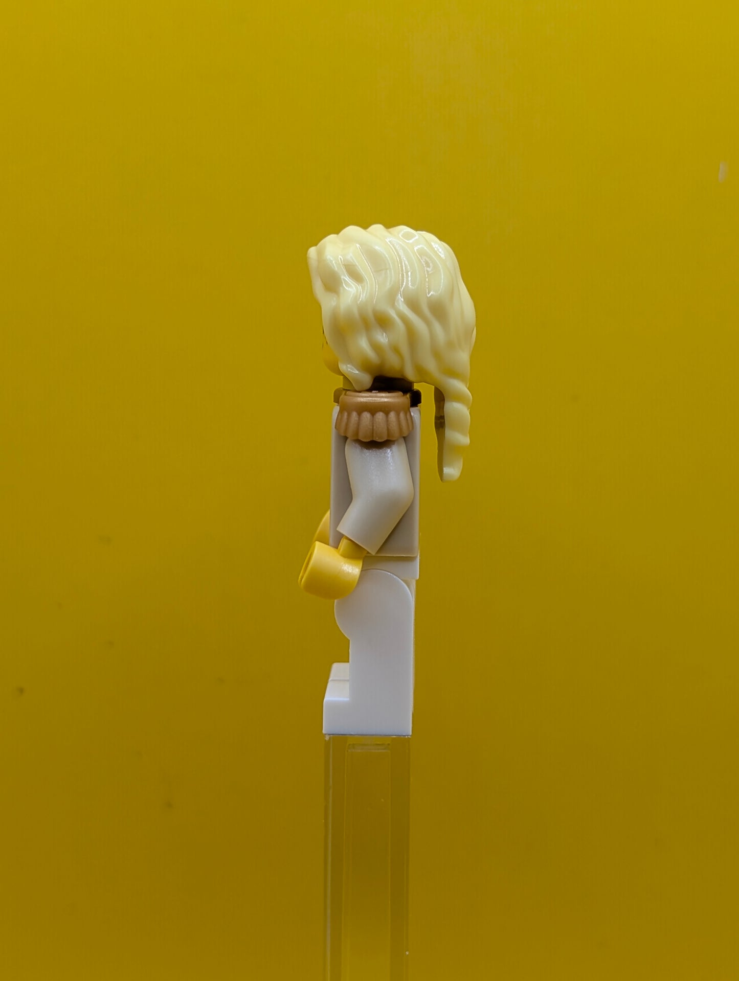 Camilla idea228 Admiral's Daughter, Tan Coat, White Legs, Pearl Gold Epaulettes Lego Ideas Minifigure
