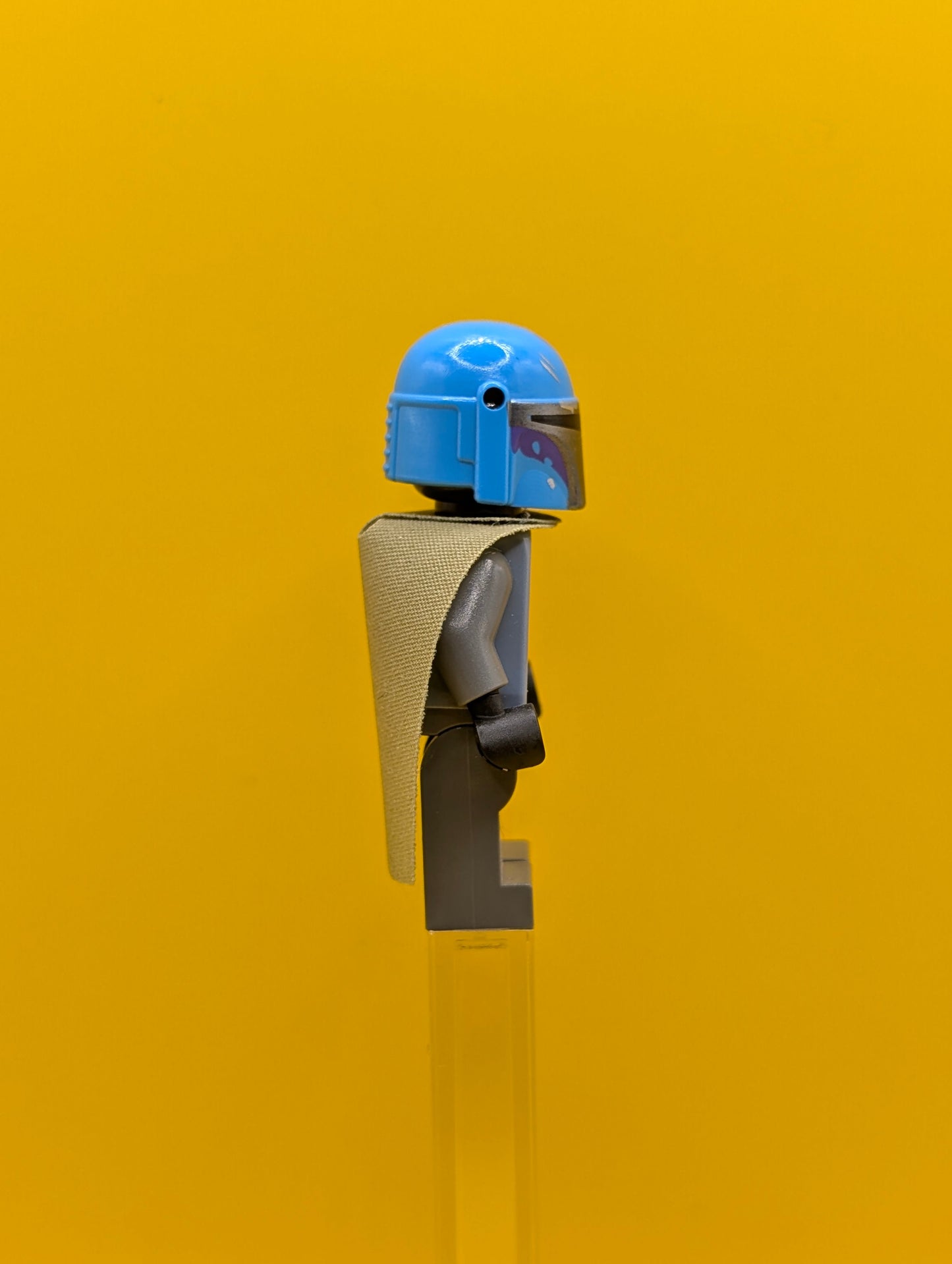Mandalorian Tribe Warrior sw1080 Male, Olive Green Cape, Dark Azure Helmet Star Wars Lego Minifigure