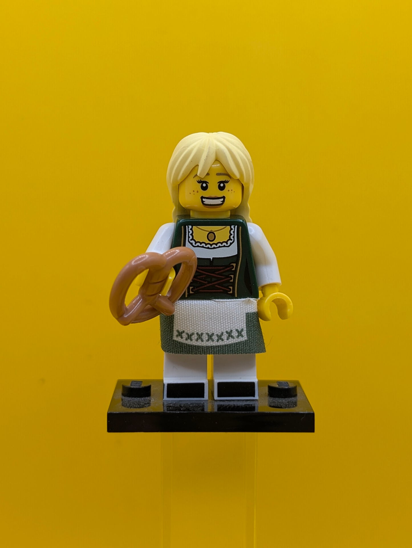 Pretzel Girl col11-3 Series 11 (Complete Set with Stand and Accessories) Cmf Lego Minifigure