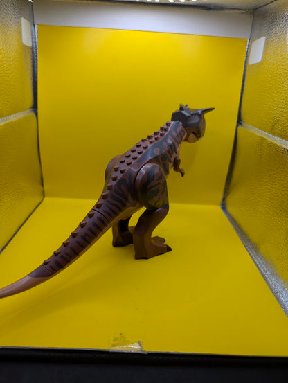 Dinosaur Carnotaurus carn02 with Stripes and Scar on Head Jurassic World Lego Minifigure