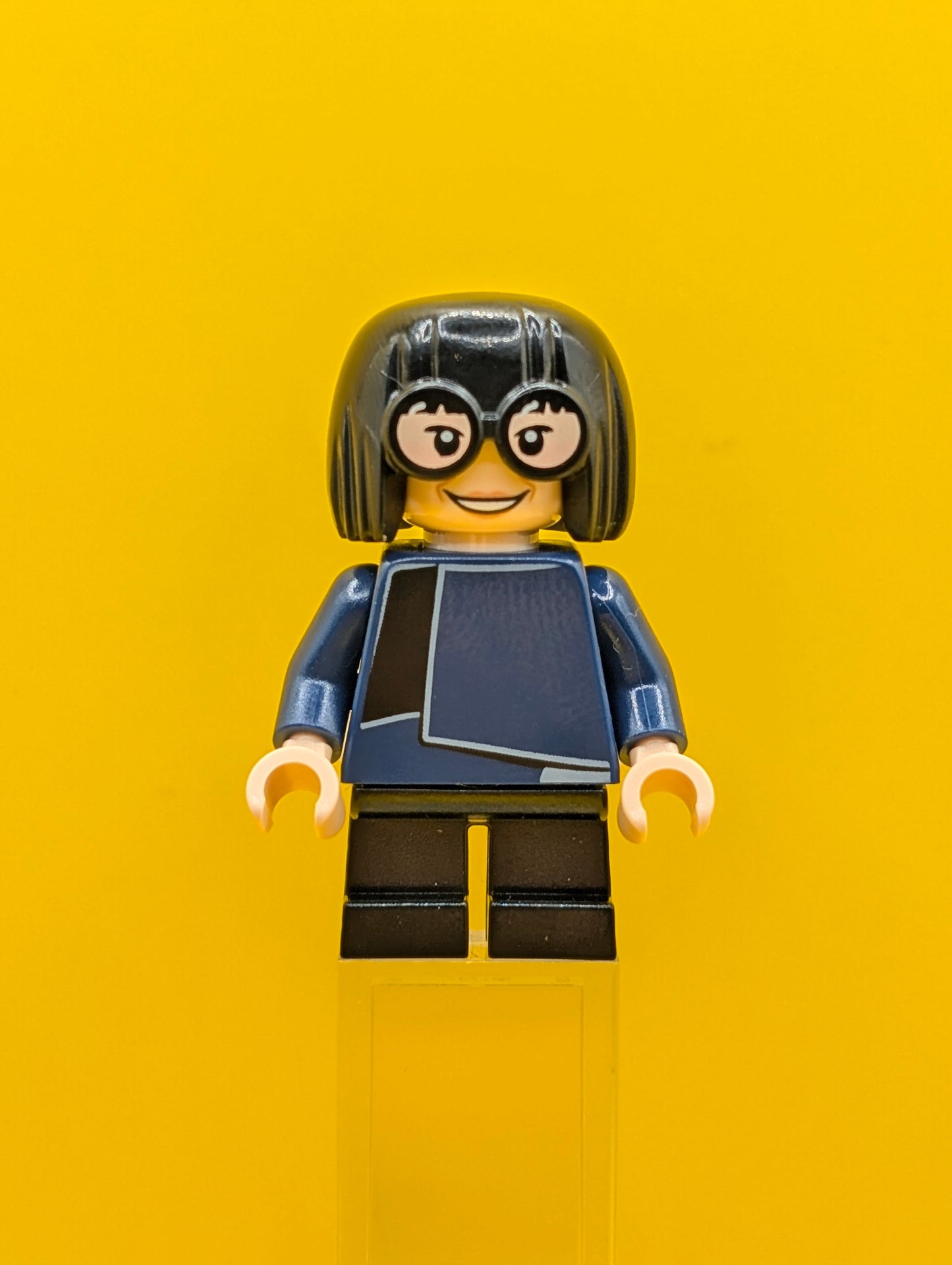 Edna Mode coldis2-17 The Incredibles Disney CMF Lego Minifigure (Complete with Stand and Accessories)