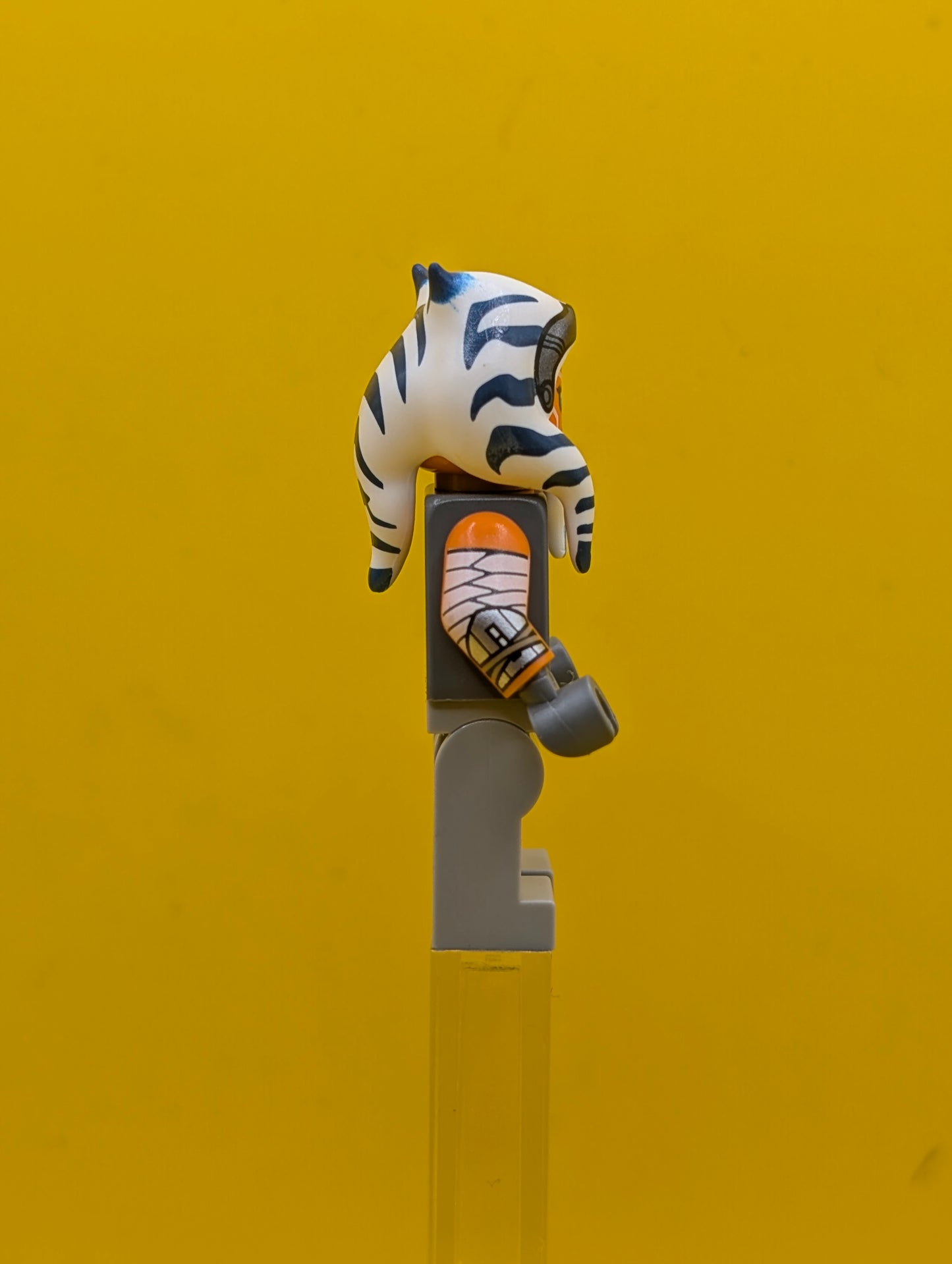 Ahsoka Tano (Adult) sw1354 Printed Arms, Light Bluish Gray Legs Star Wars Lego Minifigure