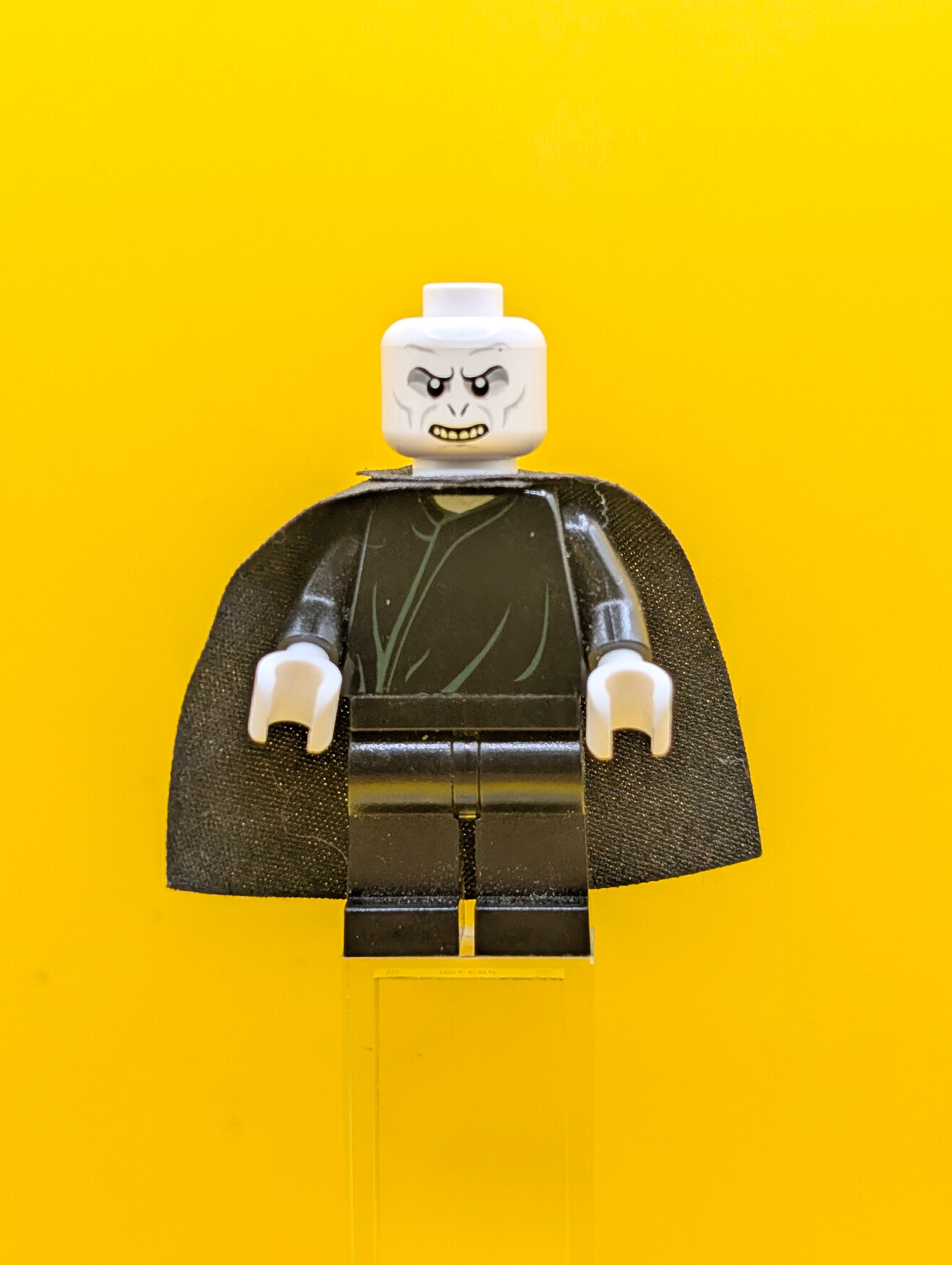 Lord Voldemort hp098 White Head, Black Cape, Dark Green Robe Lines Har ...