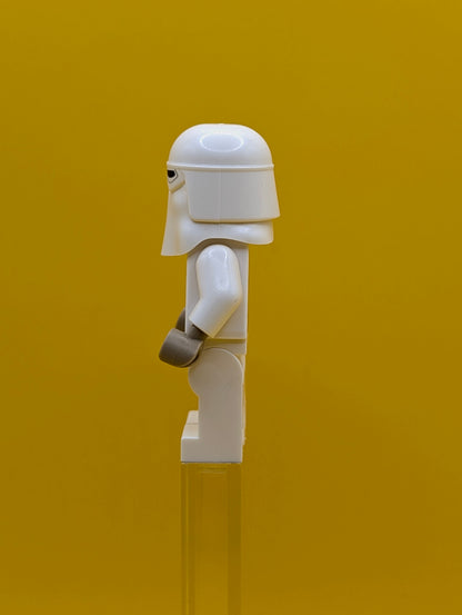 Snowtrooper sw1180 Female Reddish Brown Star Wars Minifigure Lego