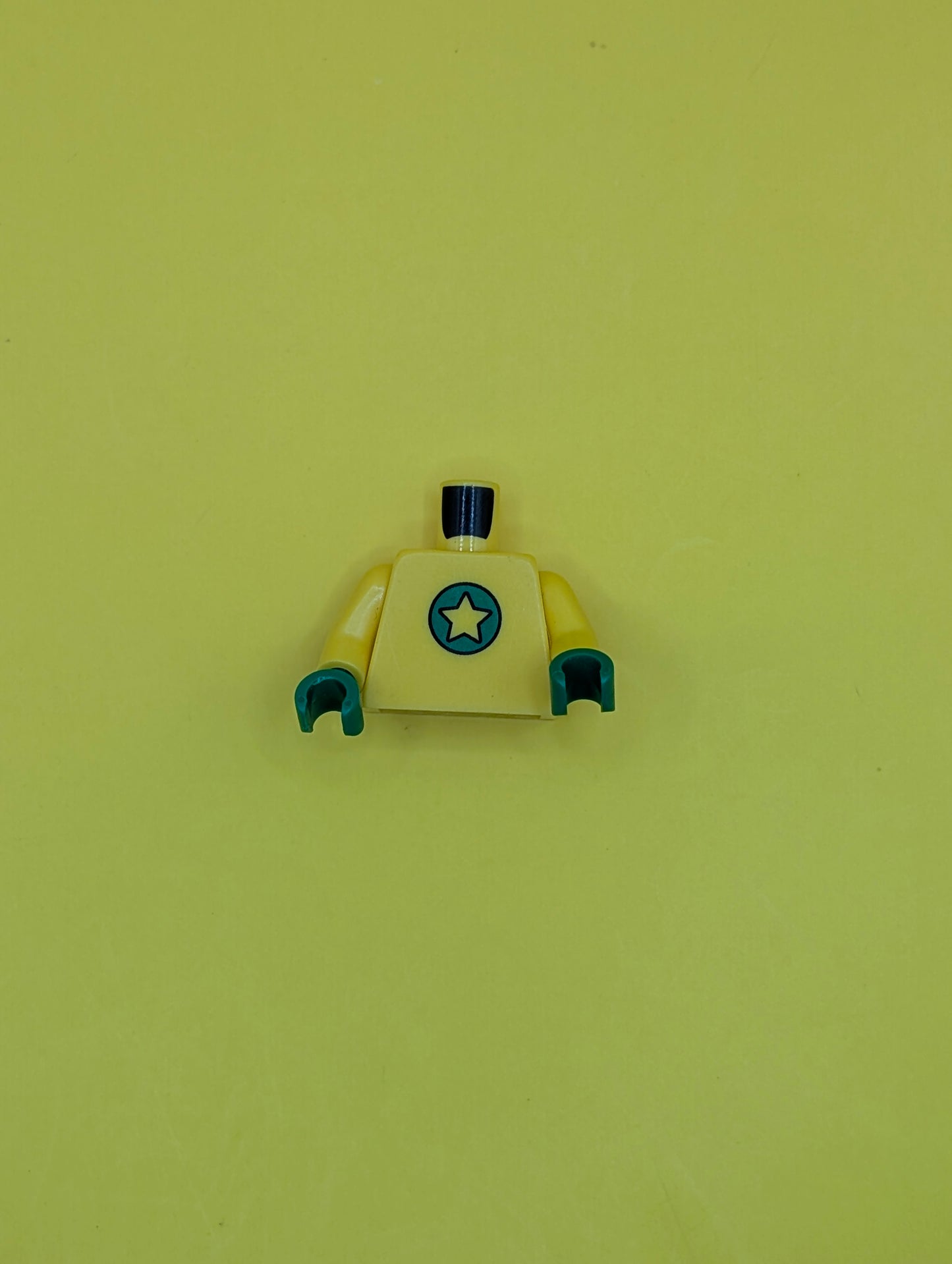 Torso SpongeBob with Yellow Star on Green Circle Pattern / Yellow Arms / Green Hands 973pb1020c01 Lego