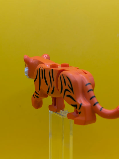 Tiger bb0787c05pb01 with White Muzzle and Nose and Black Stripes Pattern City Lego Minifigure