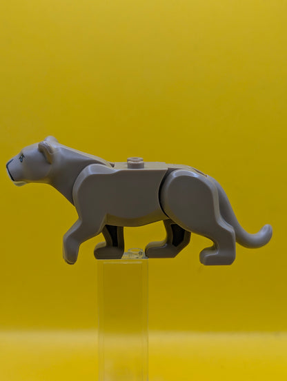 Mountain Lion bb0787c01pb04 with White Muzzle, Medium Azure Eyes and Nougat Nose Pattern Lego Minifigure