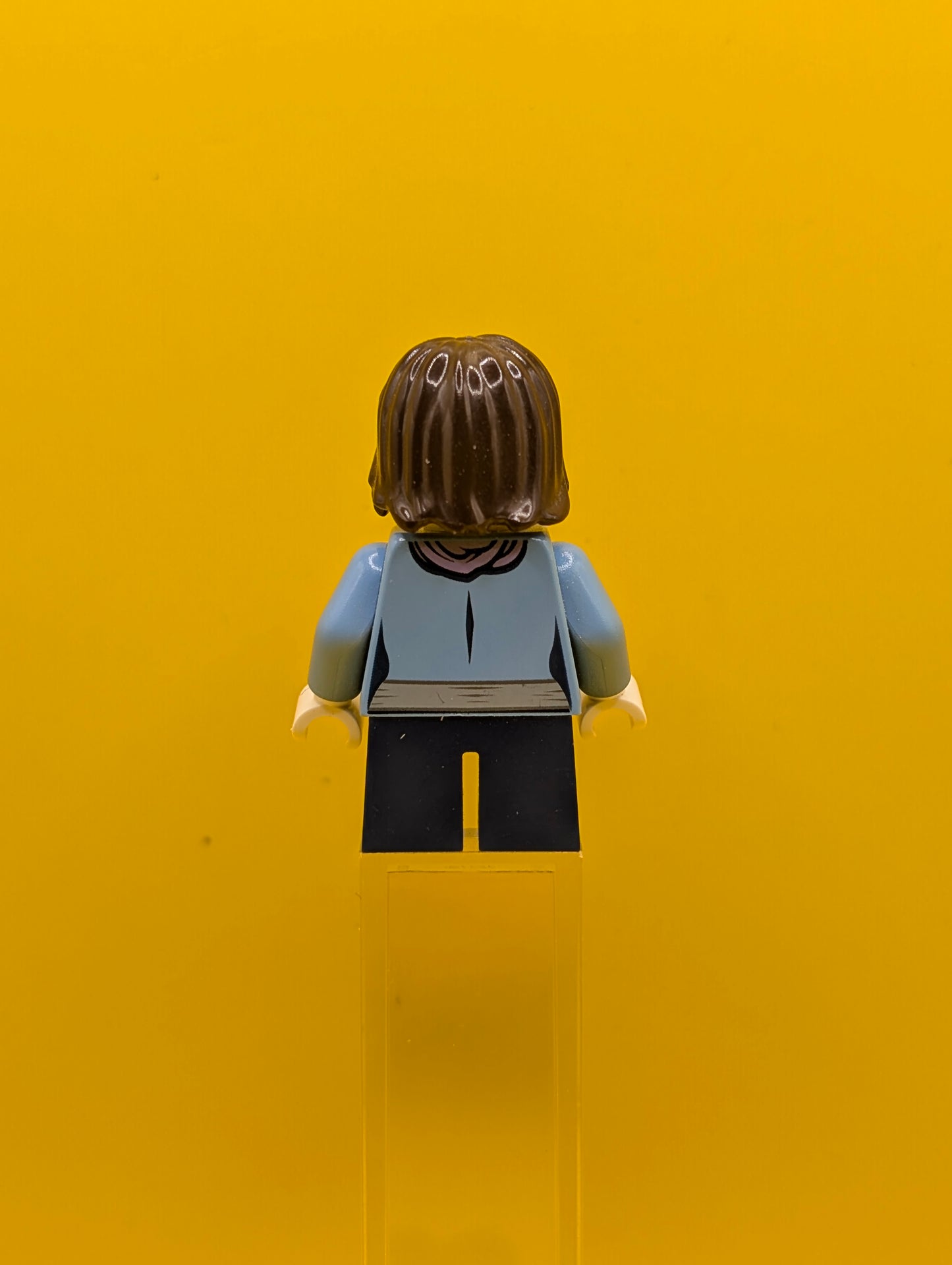 Medium Blue Jacket cty0331 with Light Purple Scarf, Dark Blue Short Legs, Dark Brown Mid-Length Tousled Hair City Lego Minifigure