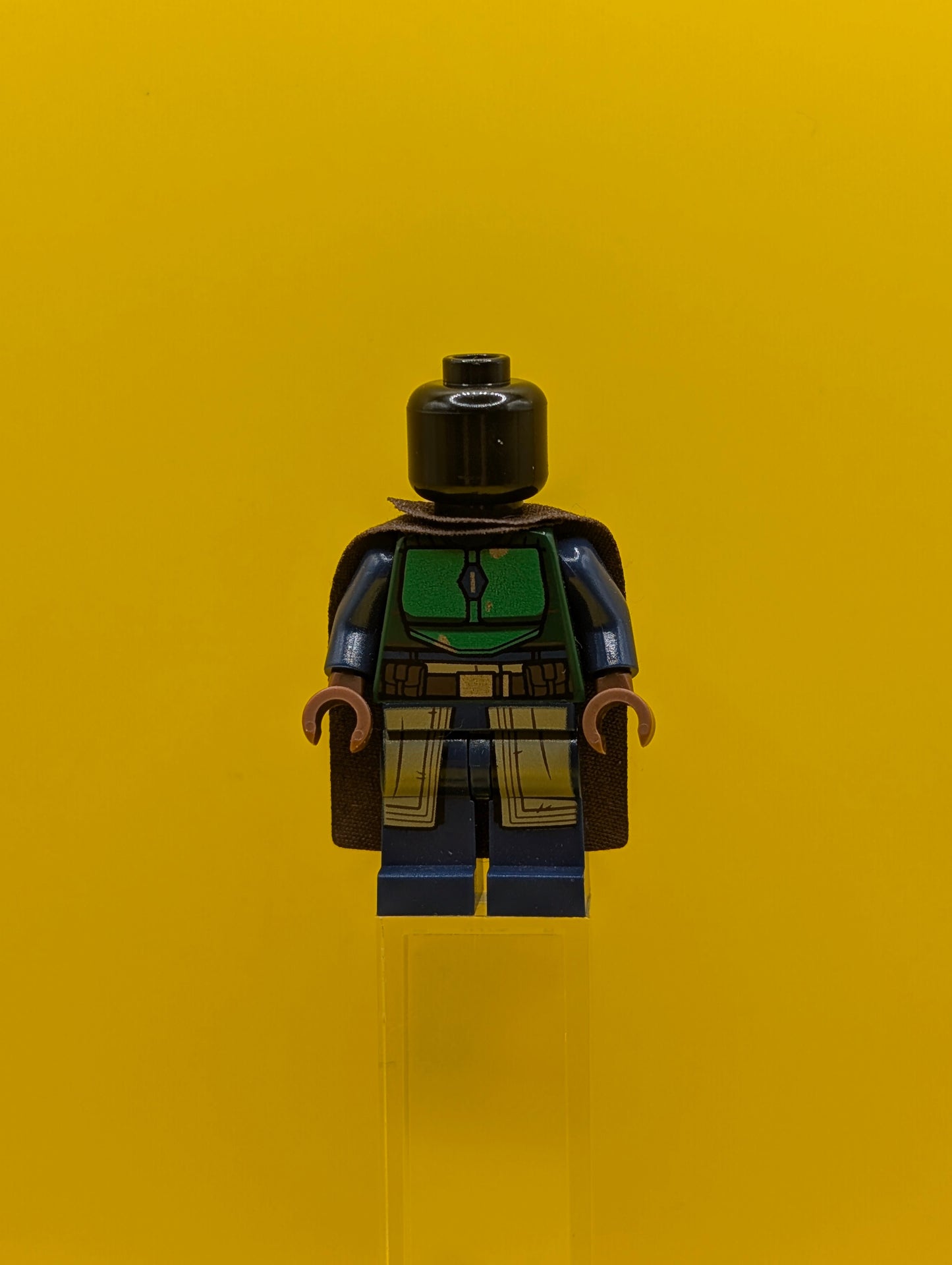 Mandalorian Tribe Warrior sw1078 Female, Dark Brown Cape, Green Helmet with Antenna / Rangefinder Star Wars Lego Minifigure
