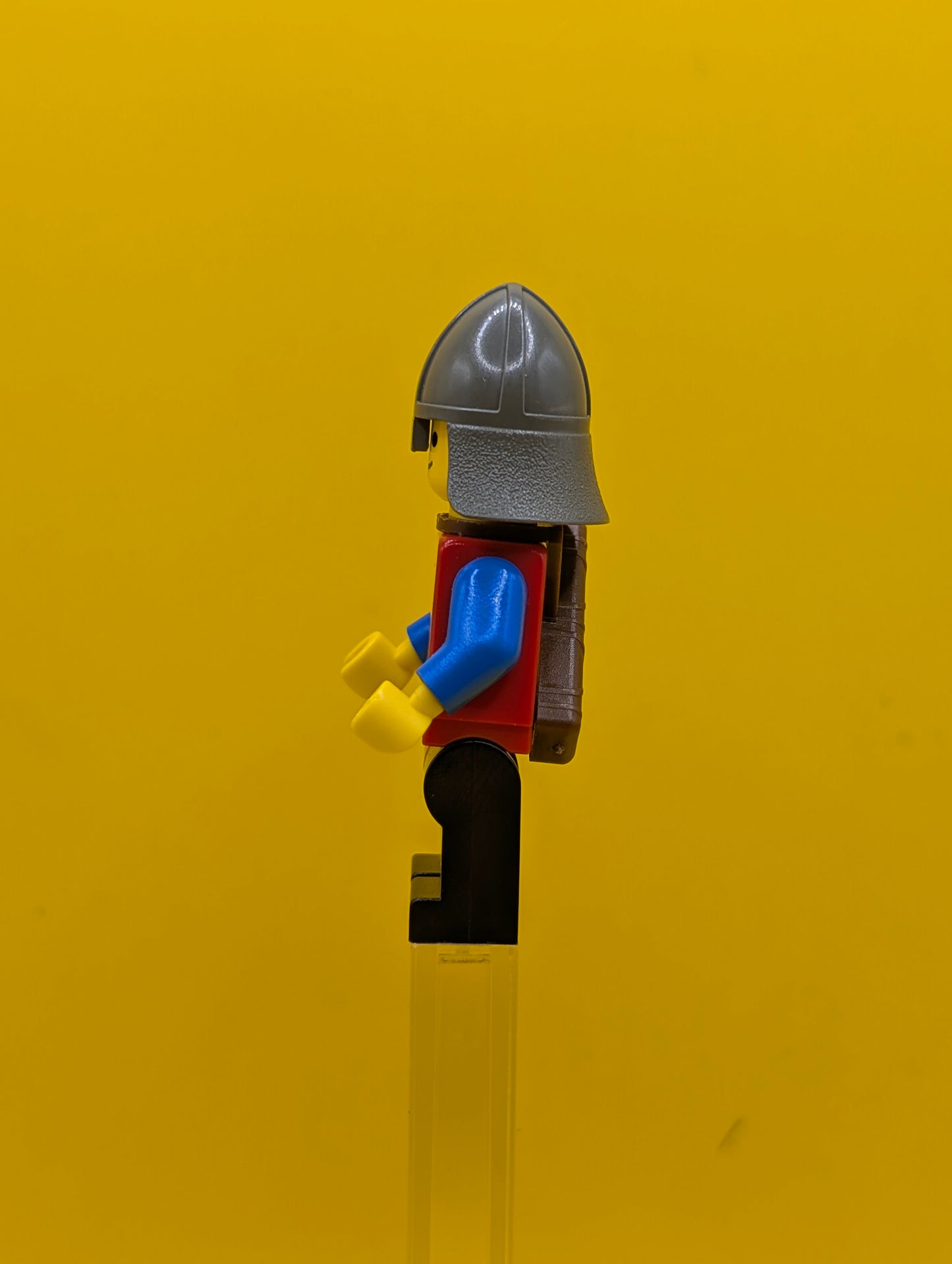Scale Mail cas150 Red with Blue Arms, Black Legs with Red Hips, Dark Gray Neck-Protector Castle Lego Minifigure