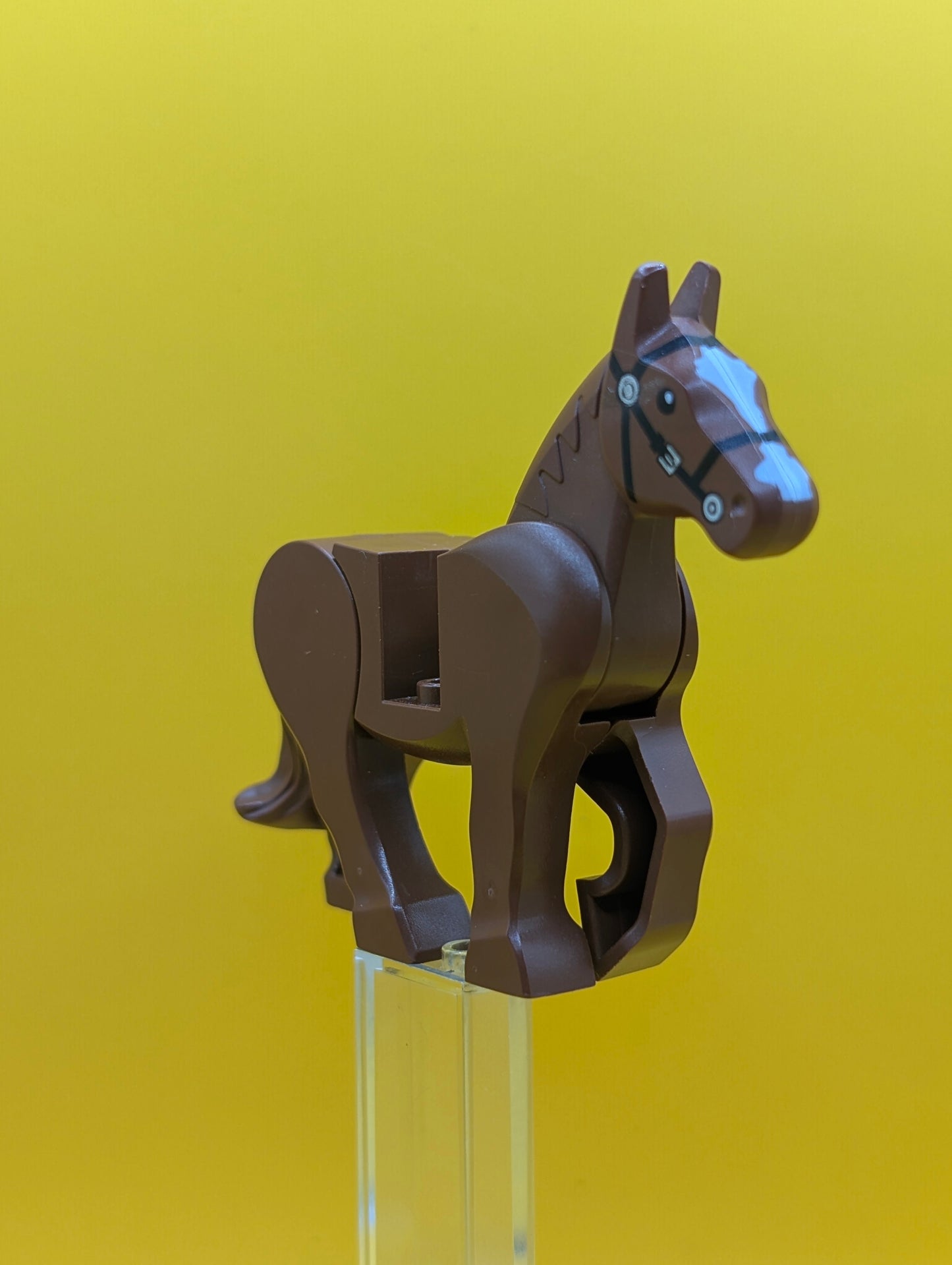 Horse 10352c01pb01 Movable Legs with Black Eyes and Bridle, Long White Blaze Pattern Lego Minifigure