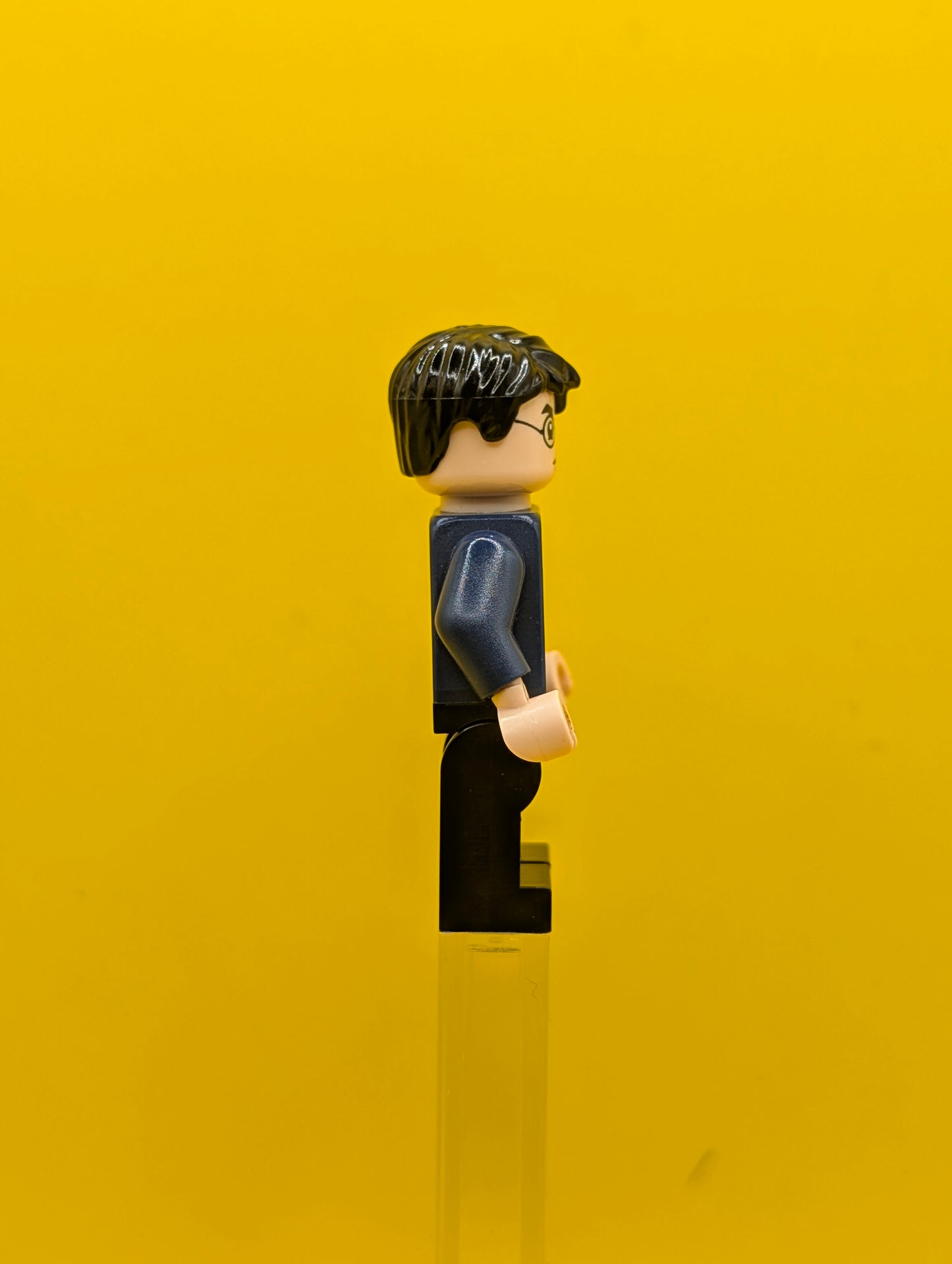 Harry Potter hp346 Dark Blue Open Jacket over Gryffindor Cardigan Sweater, Black Legs Harry Potter Lego Minifigure
