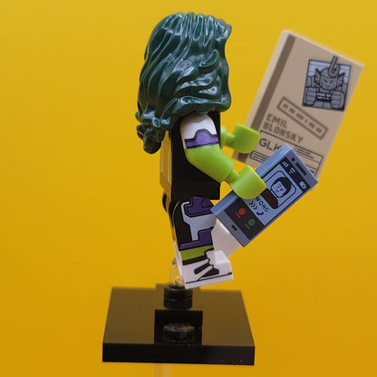 She-Hulk Marvel Studios Series 2 CMF Minifigure Lego (Complete Set, with stand and accessories colmar2-5